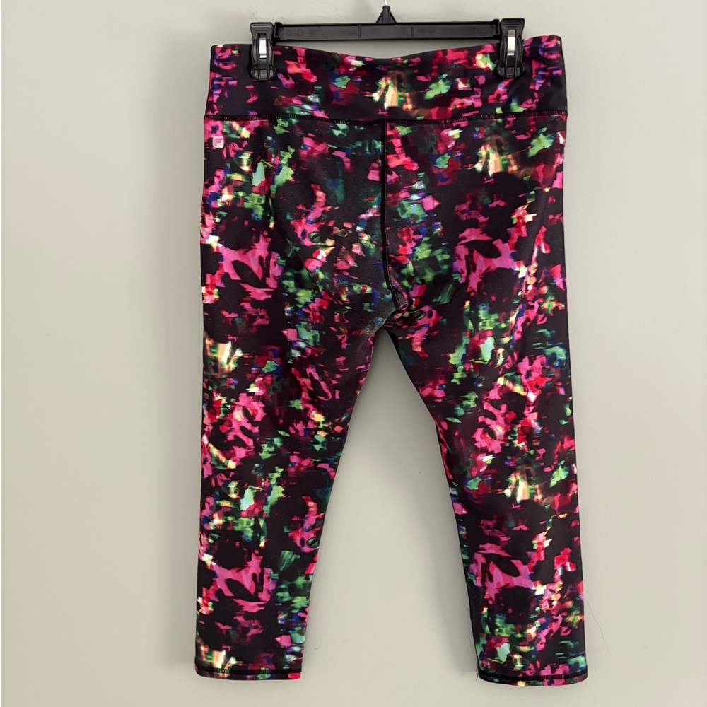 Fabletics Define PowerHold Mid-Rise Capri Size L - Picture 9 of 11